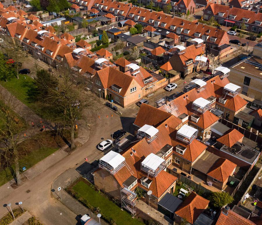 Daksteigers voor 350 schoorstenen Drents Dorp - Eindhoven