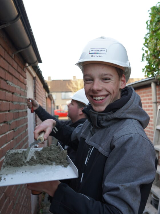 Student van het Orly & Endevoets college die leert voegen. Plezier en veiligheid staan voorop. Dat zegt iets over ons: Orly & Endevoets.